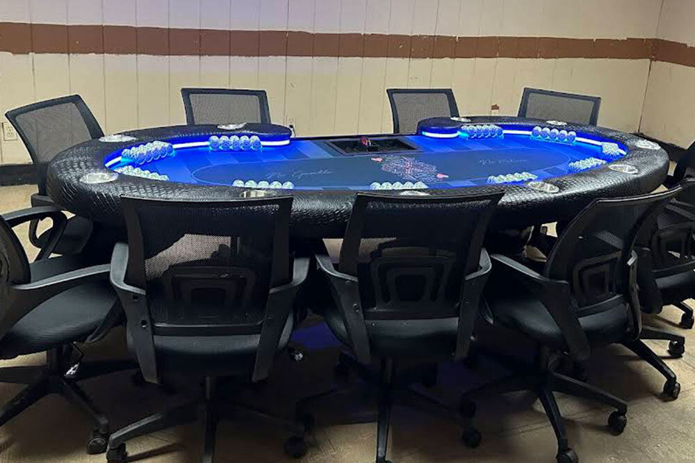 Lumen HD, Oval Poker Table